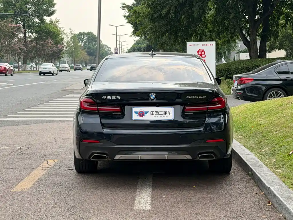 BMW 5 Series New Energy — миниатюра 5