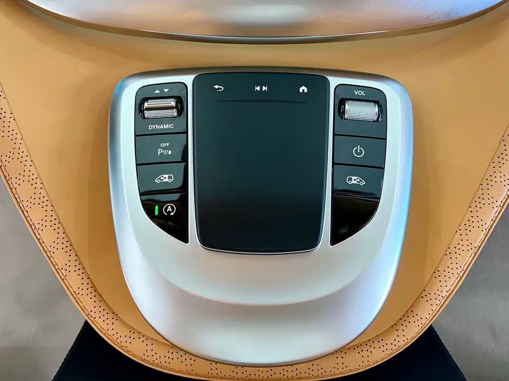 Mercedes-Benz V-Class — миниатюра 18