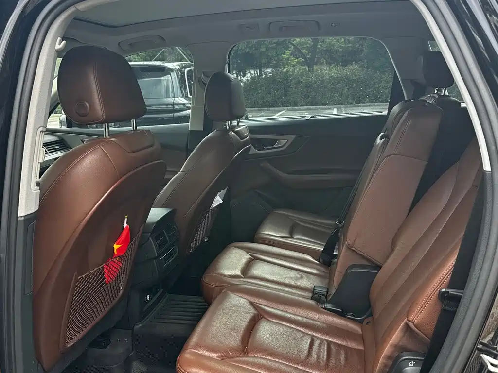 Audi Q7 — миниатюра 9