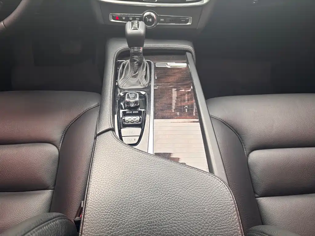Volvo S90 — миниатюра 7