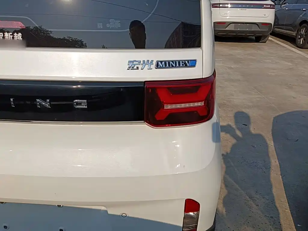 Wuling MINIEV — миниатюра 8
