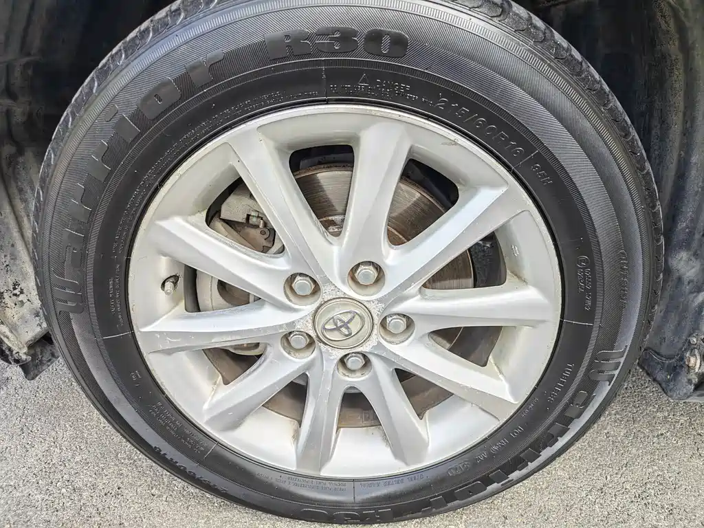 Toyota Camry — миниатюра 8