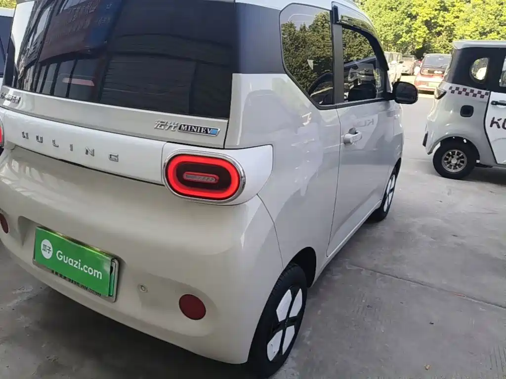 Wuling MINIEV — миниатюра 8