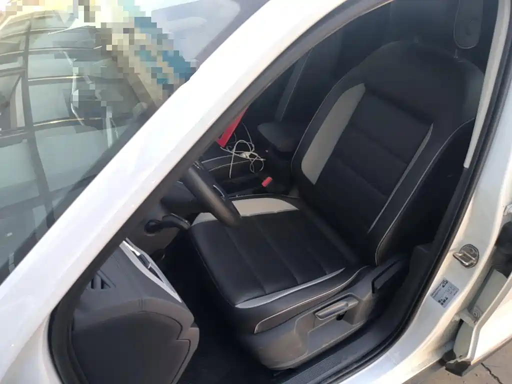 Volkswagen T-Roc — миниатюра 15