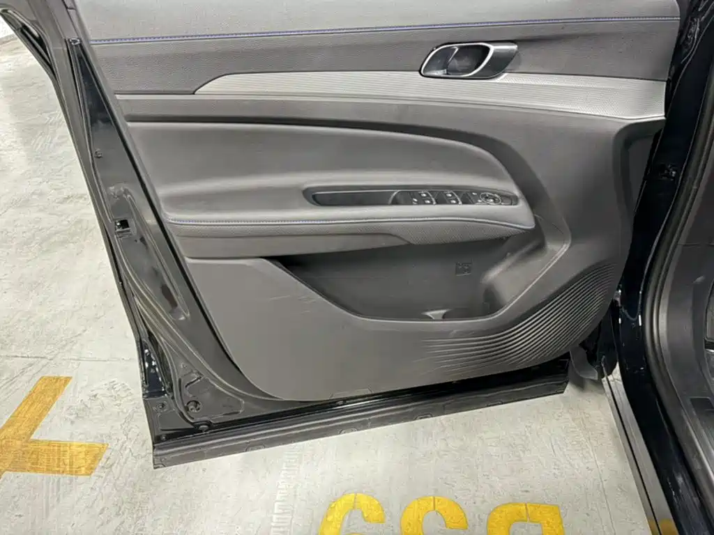 Ford Equator Sport — миниатюра 11