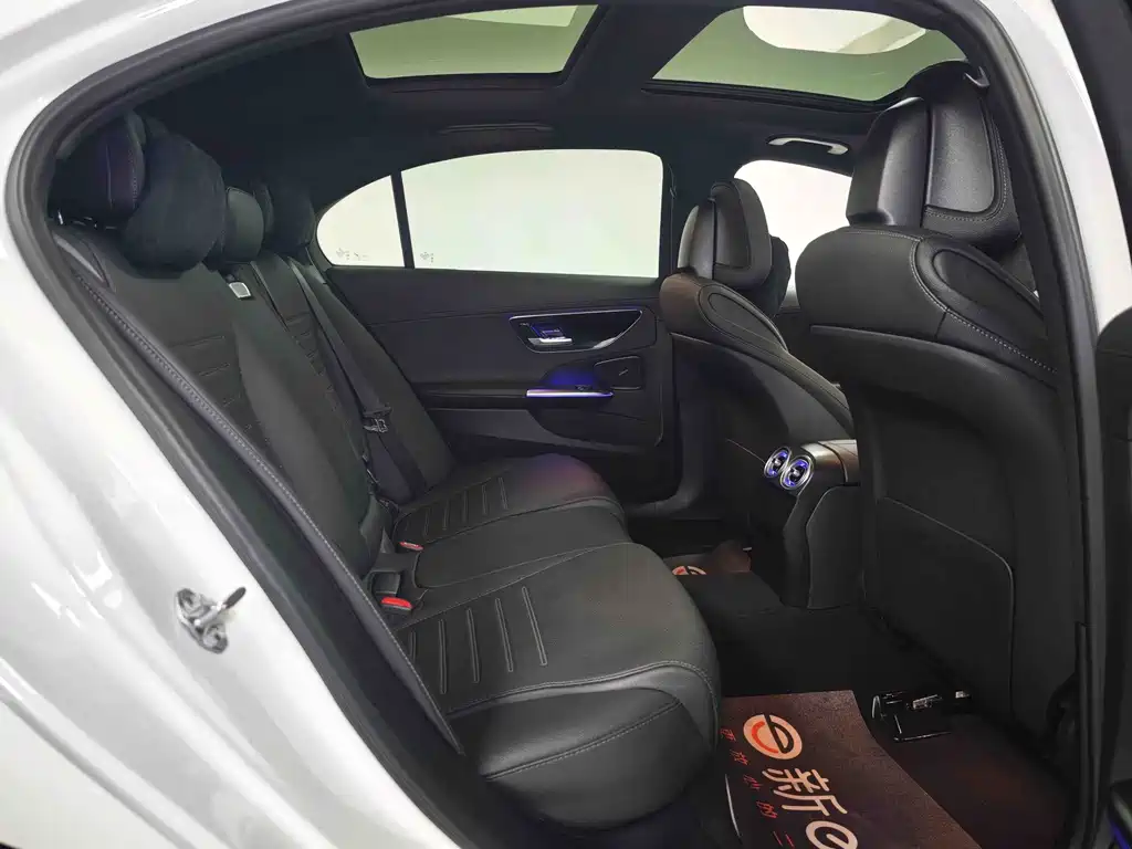 Mercedes-Benz C-Class — миниатюра 9