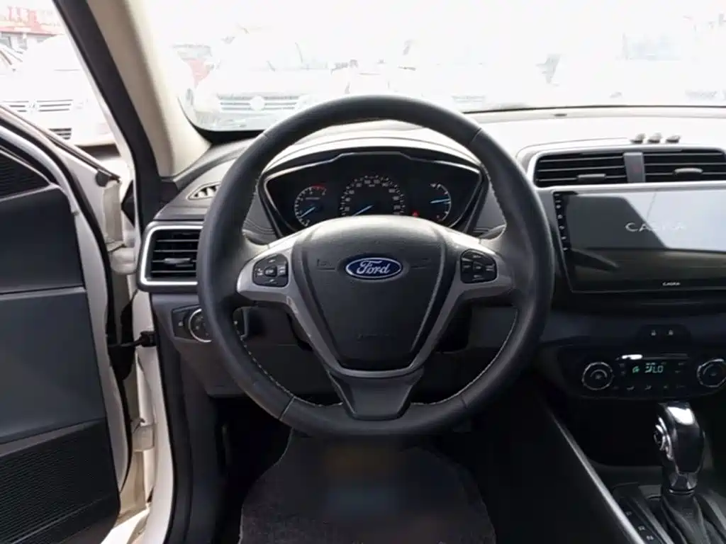 Ford Escort — миниатюра 11