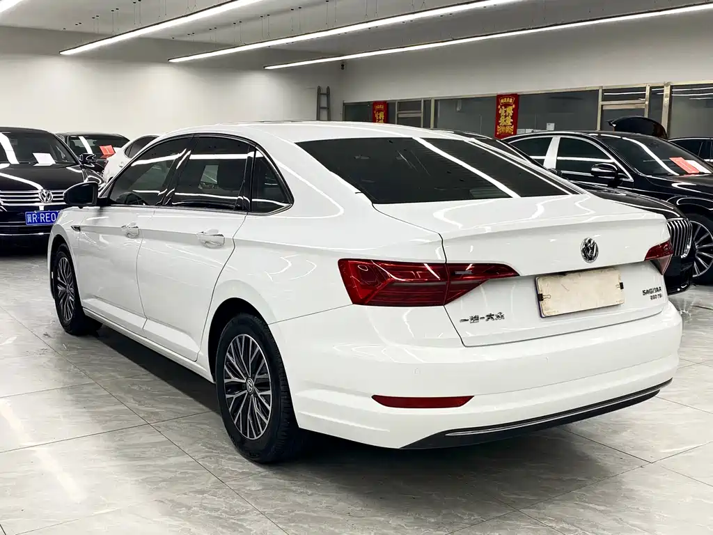 Volkswagen Sagitar — миниатюра 4