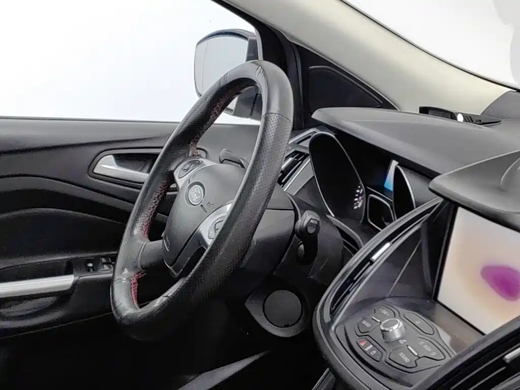 Ford Kuga — миниатюра 22