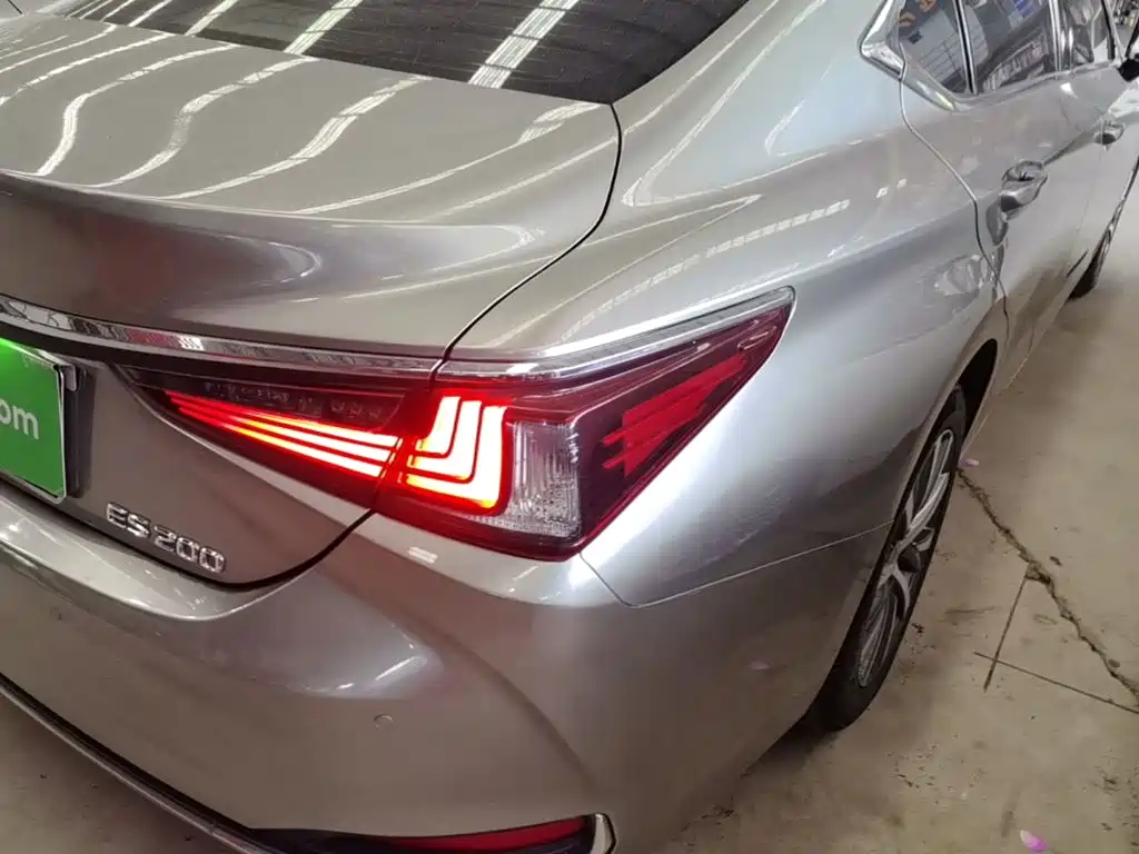 Lexus ES — миниатюра 8