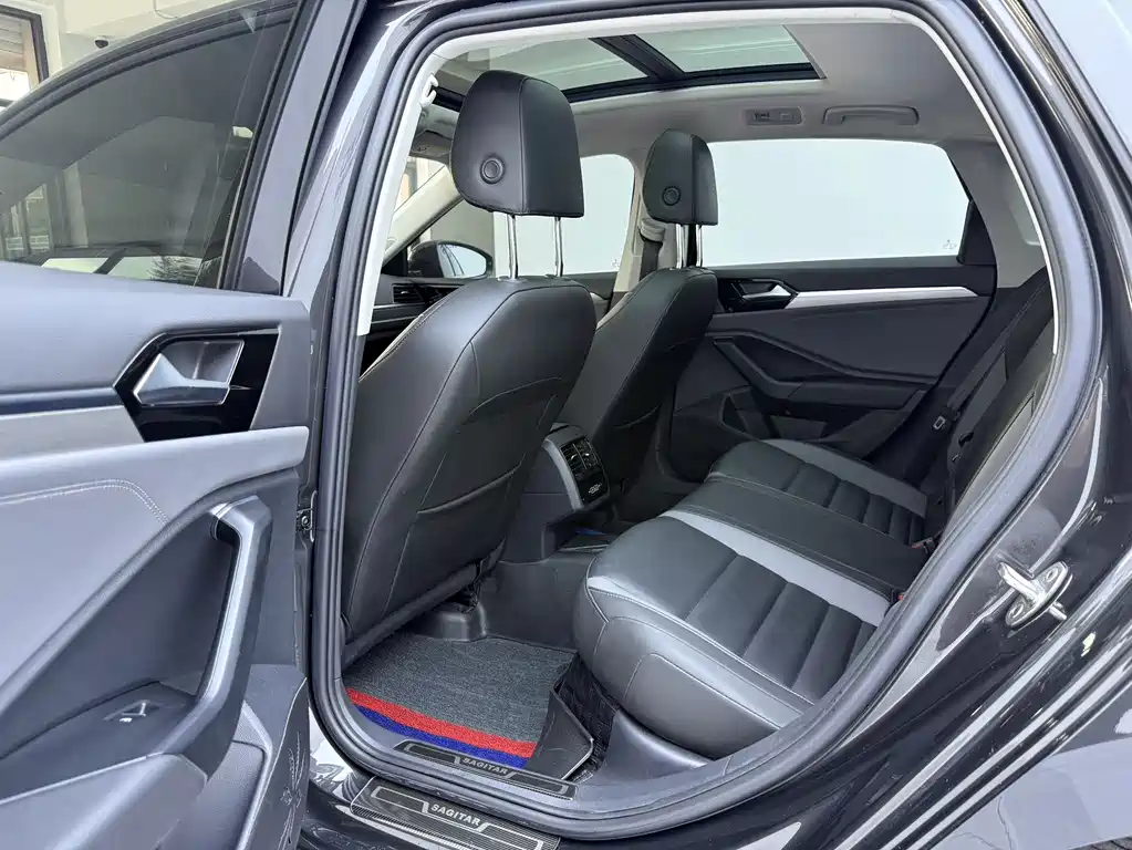 Volkswagen Sagitar 2022 280TSI DSG