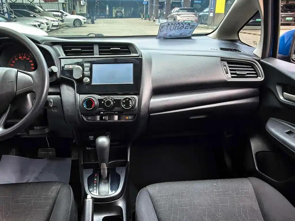 Honda Fit — миниатюра 11