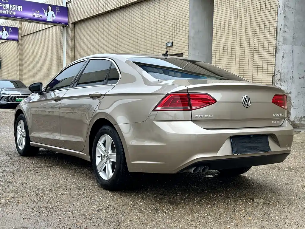 Volkswagen Lamando 2015 230TSI DSG