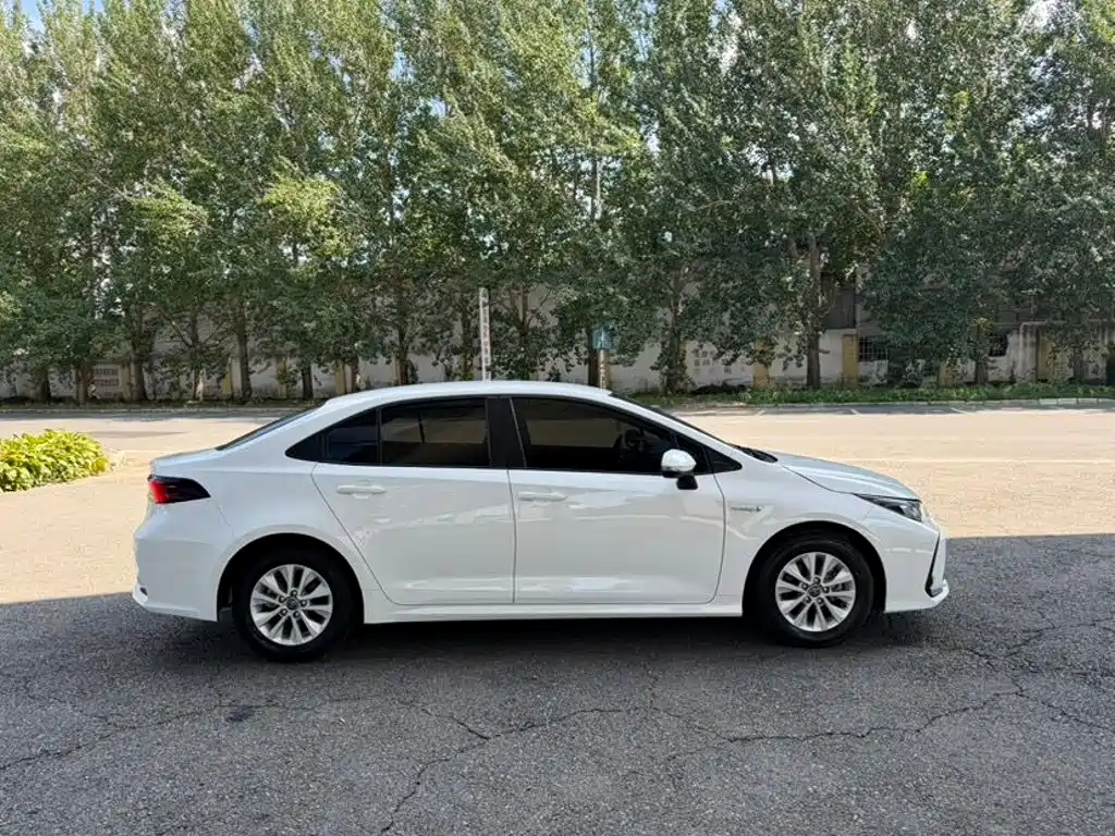 Toyota Corolla — миниатюра 3
