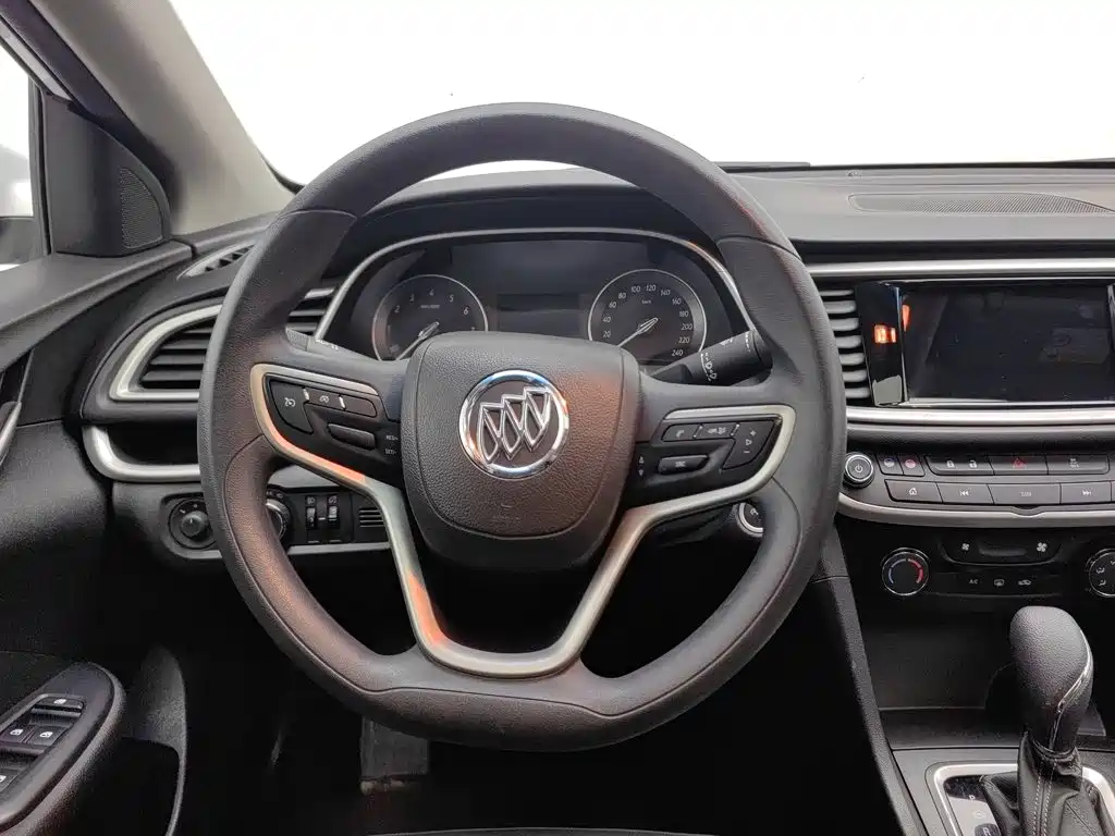 Buick Excelle — миниатюра 11