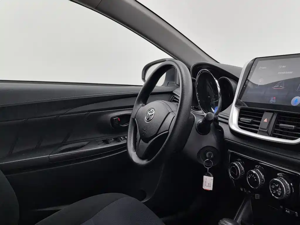 Toyota Yaris L — миниатюра 22
