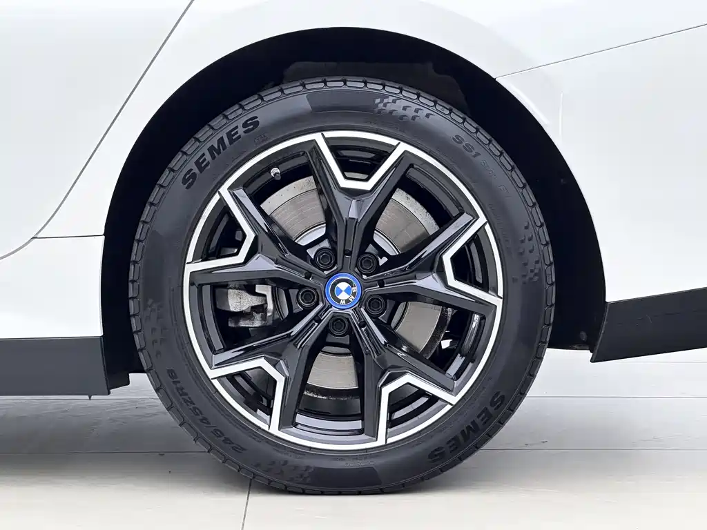 BMW i3 — миниатюра 14