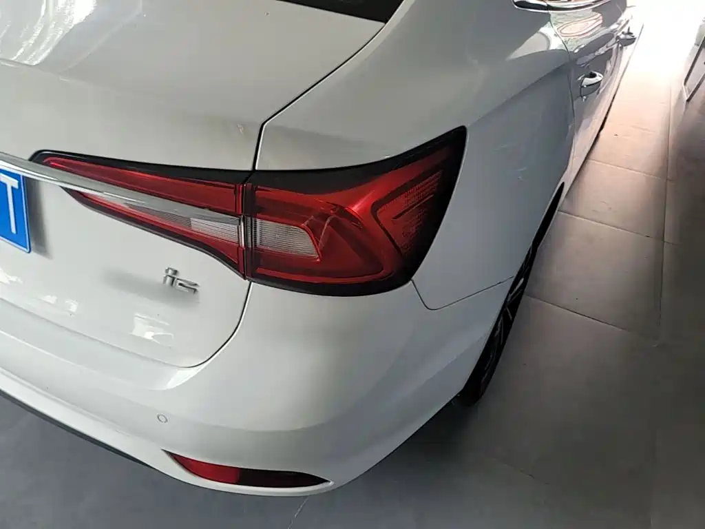 Roewe i5 — миниатюра 8