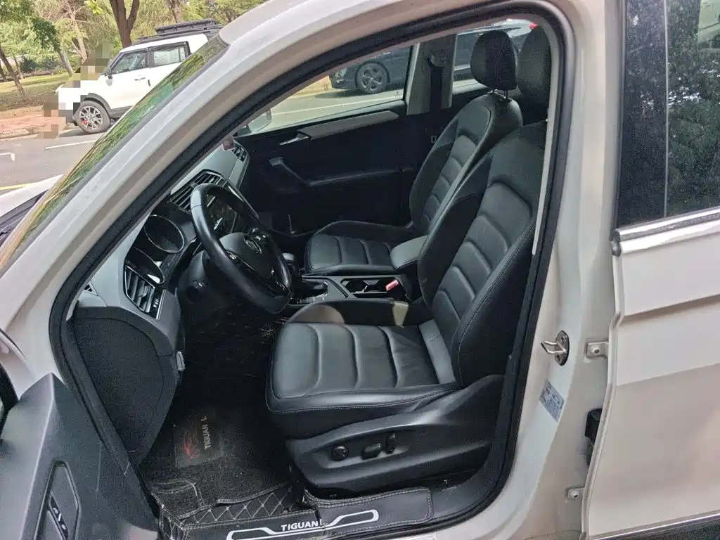 Volkswagen Tiguan L — миниатюра 17