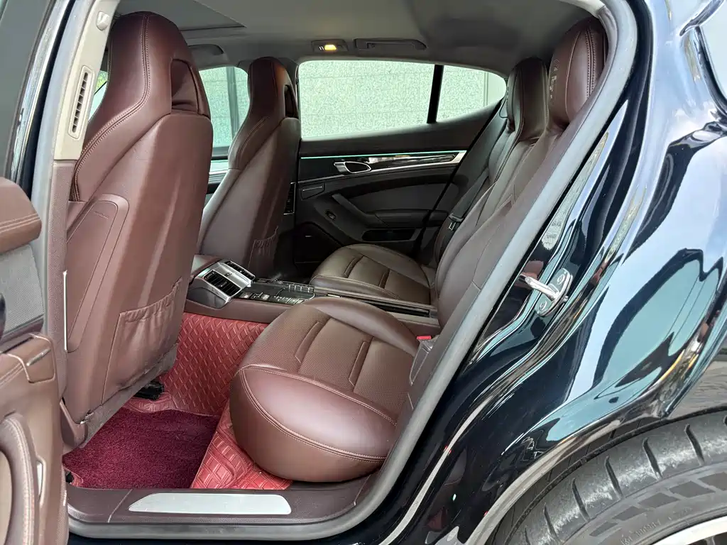 Porsche Panamera 2010 Panamera 4 3.6L