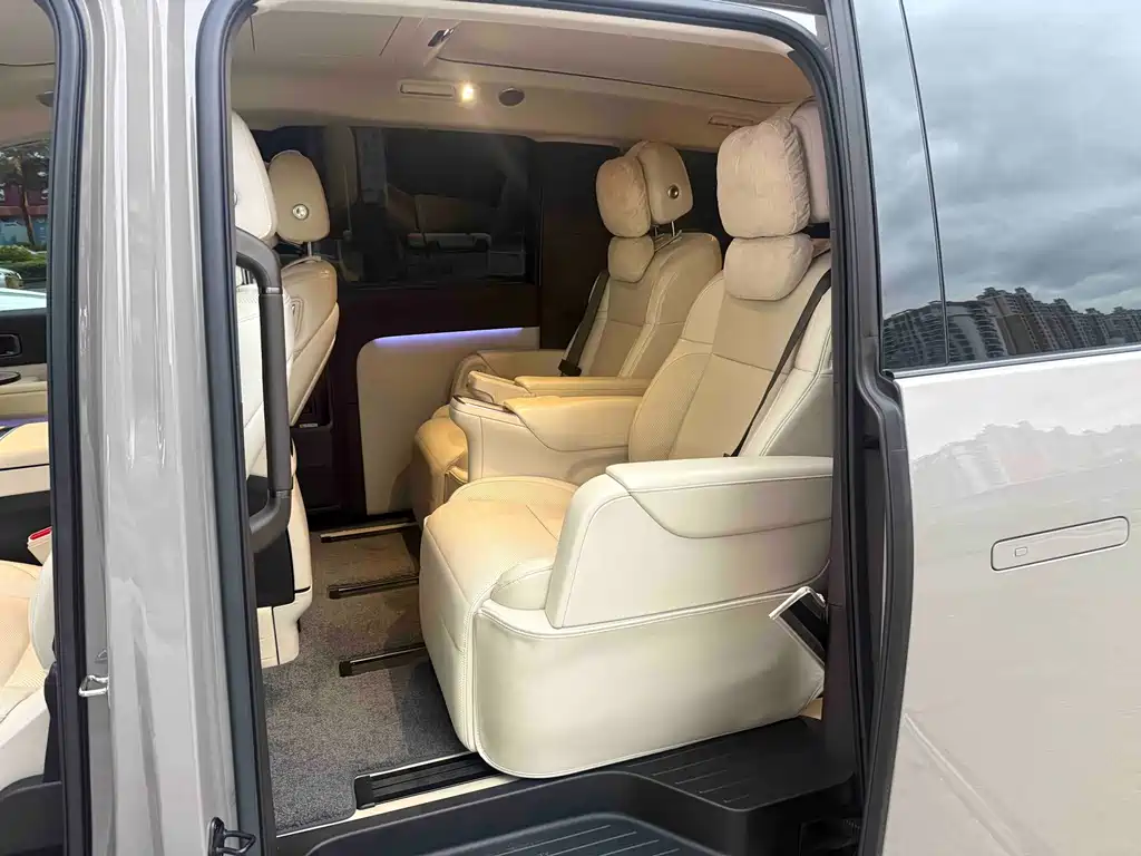 Li Auto Li MEGA — миниатюра 5