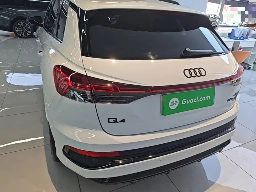 Audi Q4 e-tron — миниатюра 6