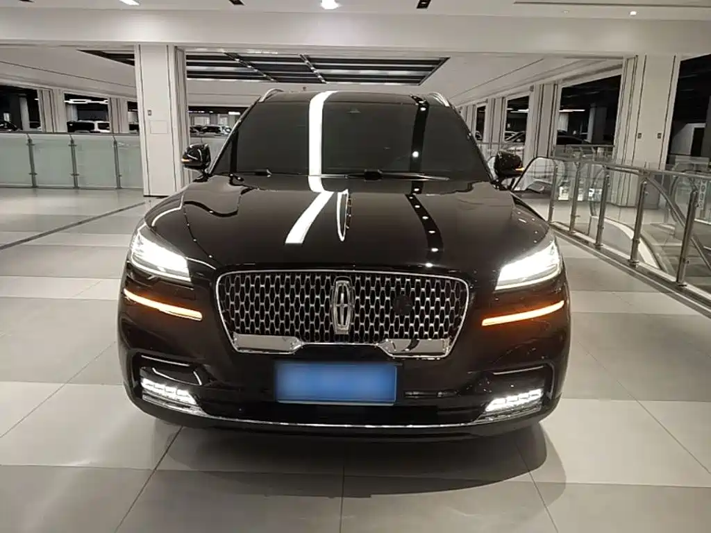 Lincoln Aviator — миниатюра 3