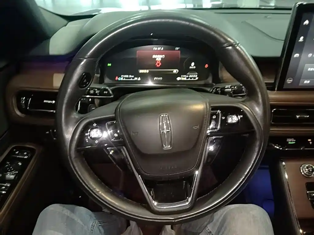 Lincoln Aviator — миниатюра 11