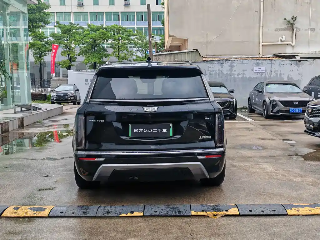 Cadillac VISTIQ — миниатюра 5