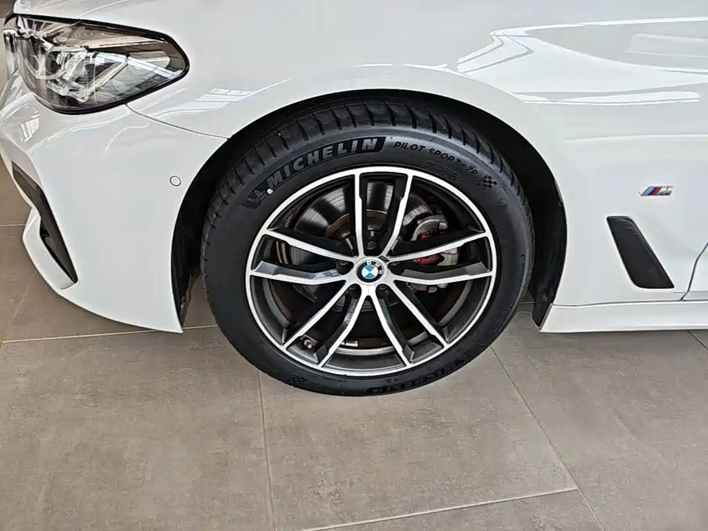 BMW 5 Series (Import) — миниатюра 23