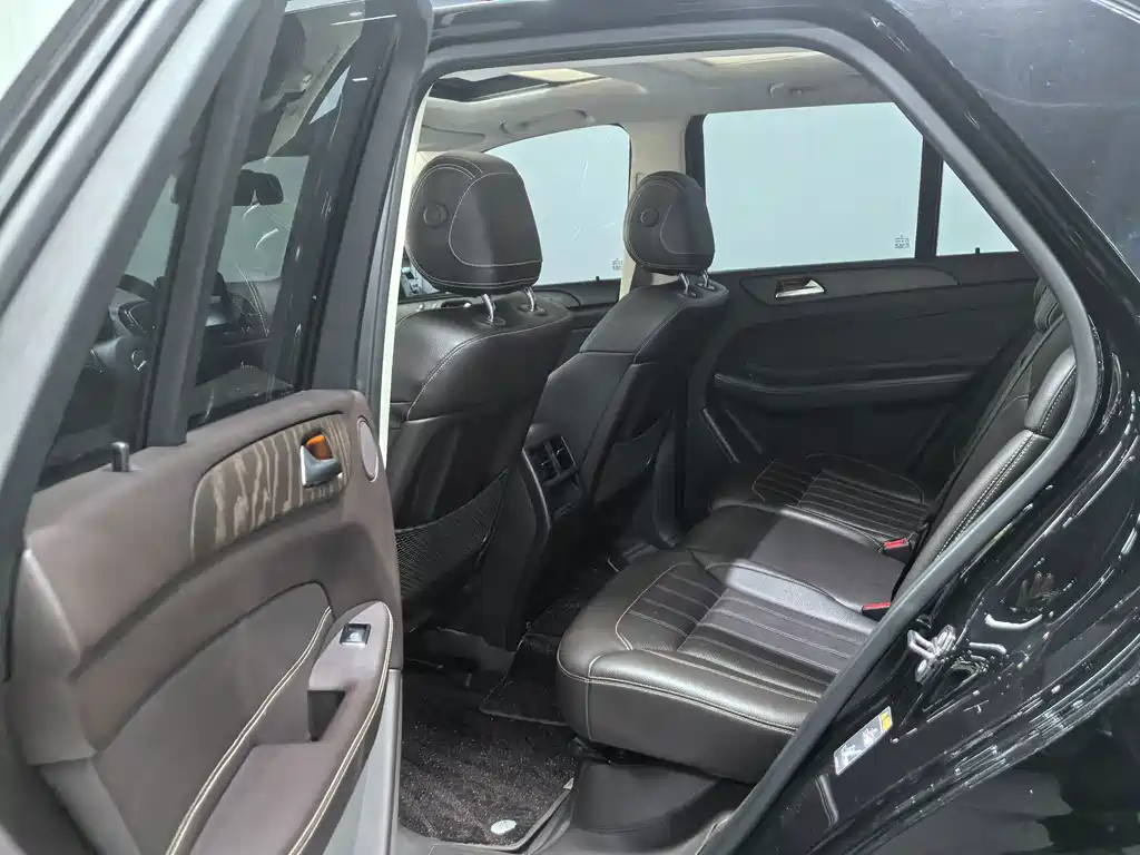Mercedes-Benz GLE (Import) — миниатюра 18