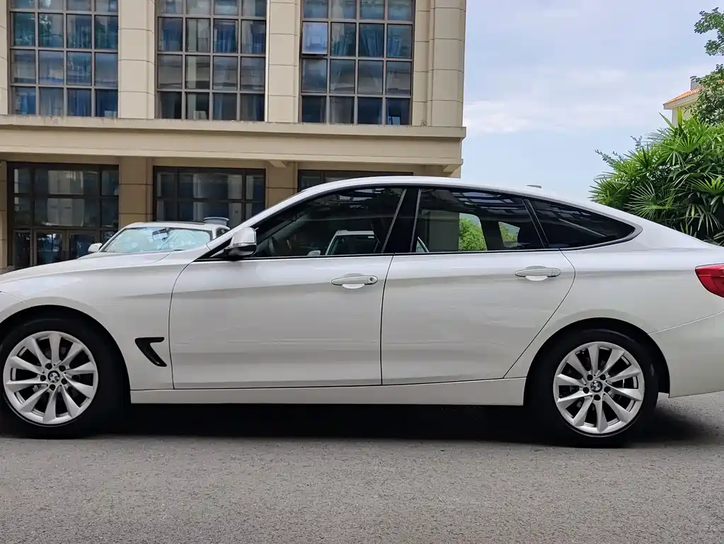 BMW 3 Series GT — миниатюра 7
