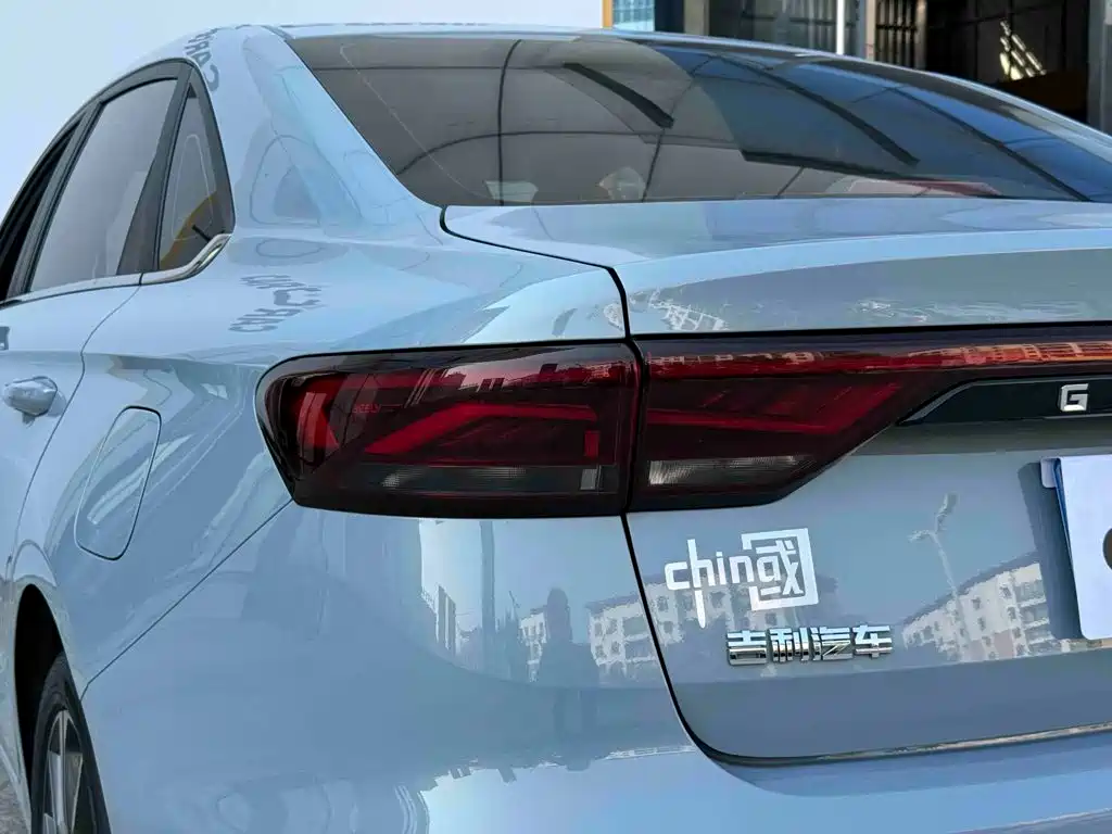 Geely Emgrand — миниатюра 9