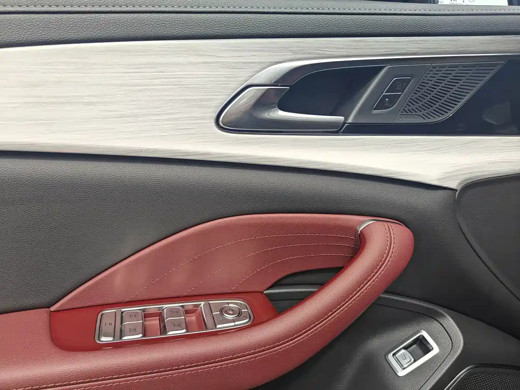 Hongqi Hongqi H5 — миниатюра 15