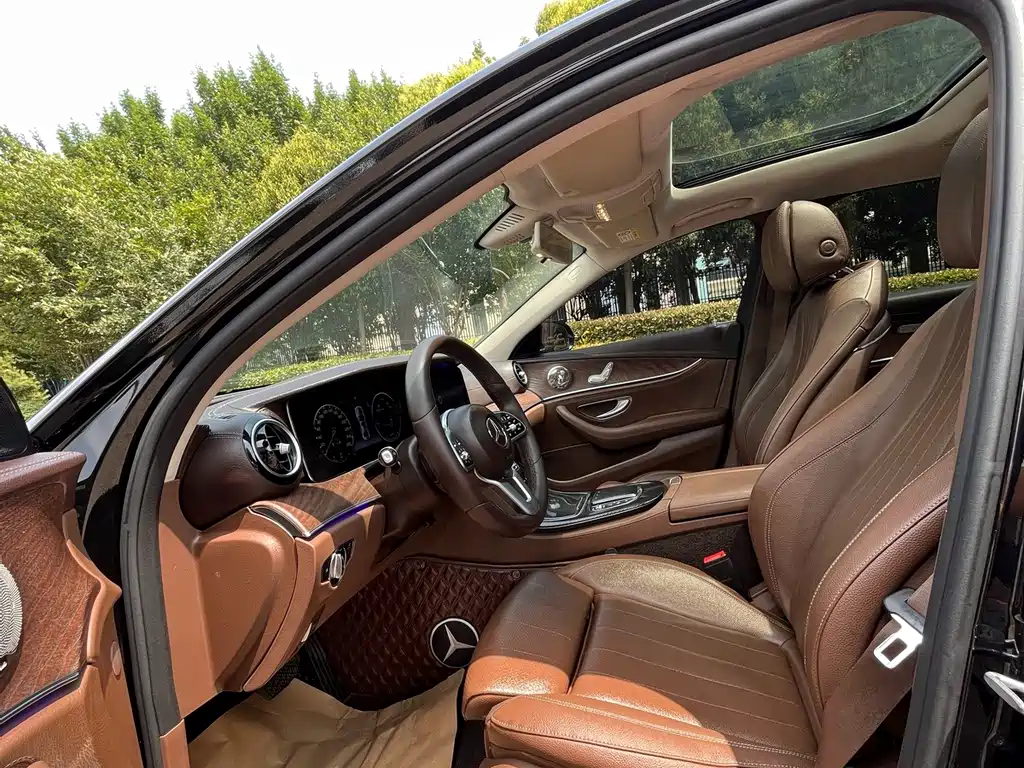 Mercedes-Benz E-Class — миниатюра 2