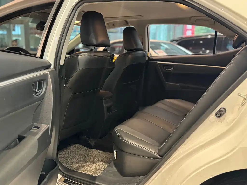 Toyota Corolla Hybrid — миниатюра 10