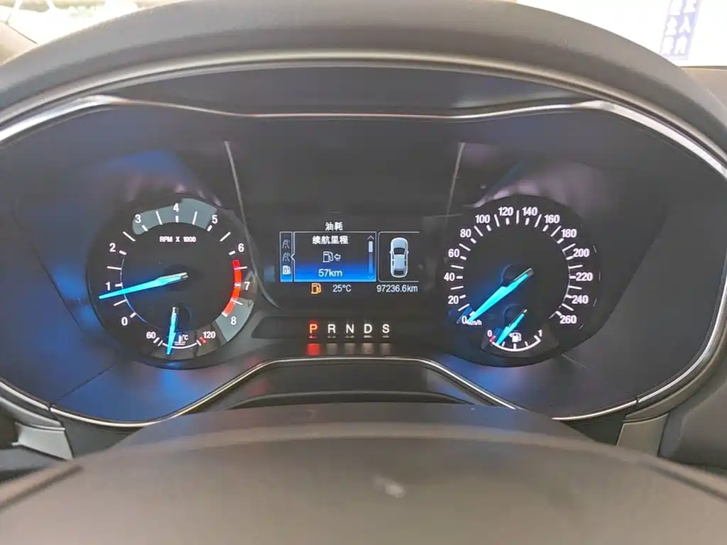 Ford Mondeo — миниатюра 12