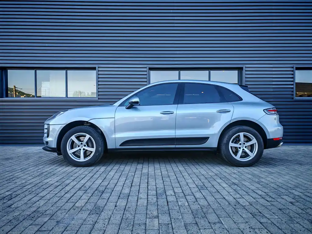 Porsche Macan — миниатюра 3