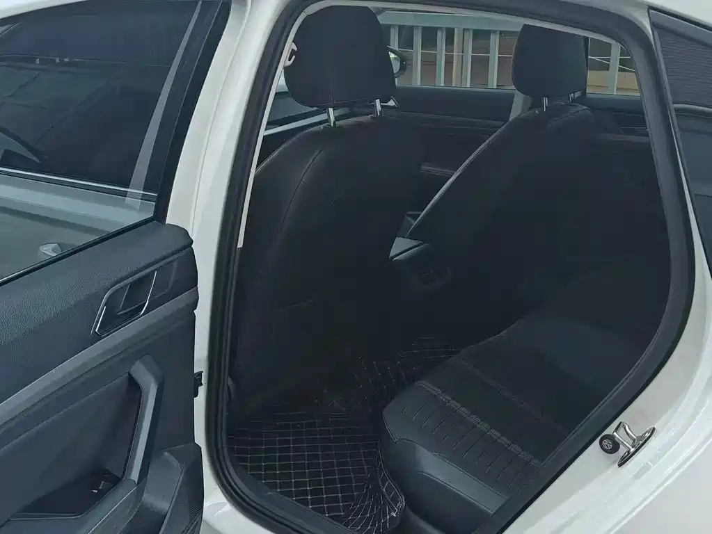 Volkswagen Lavida — миниатюра 9