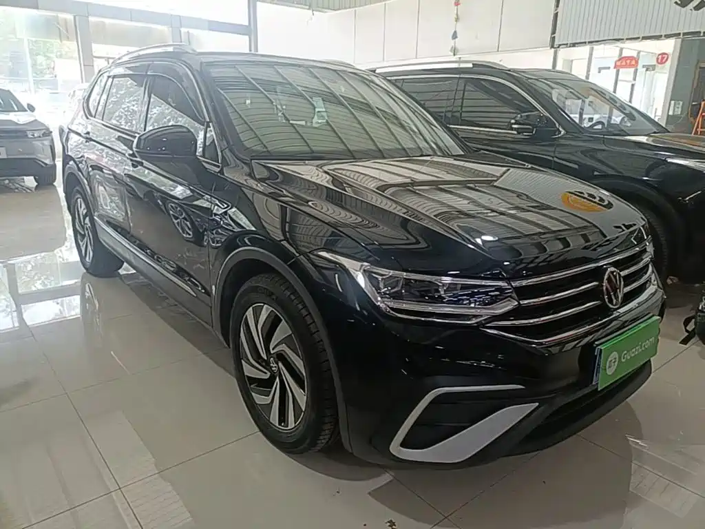 Volkswagen Tiguan L L 2022 330TSI AT Smart
