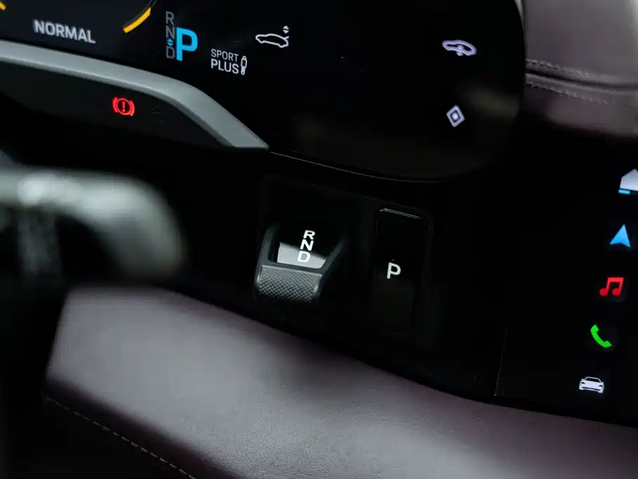 Porsche Taycan — миниатюра 23