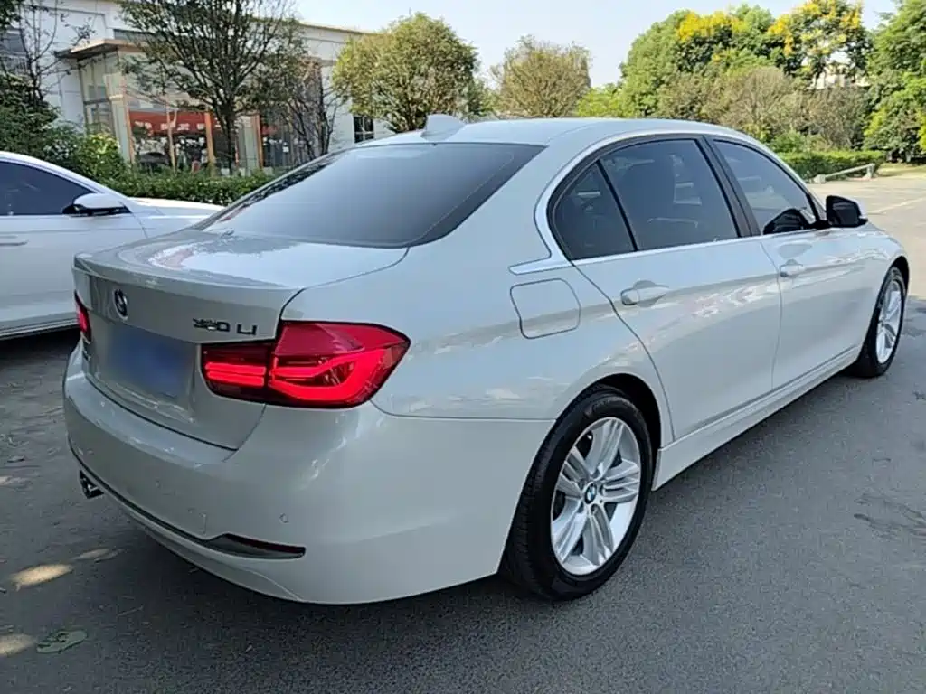 BMW 3 Series — миниатюра 7