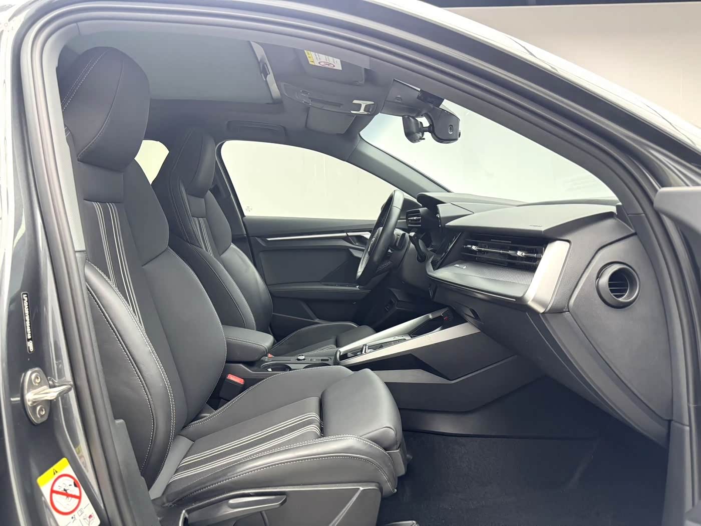 Audi A3 1.4 л 2023 г. Белый, пробег 22000 км