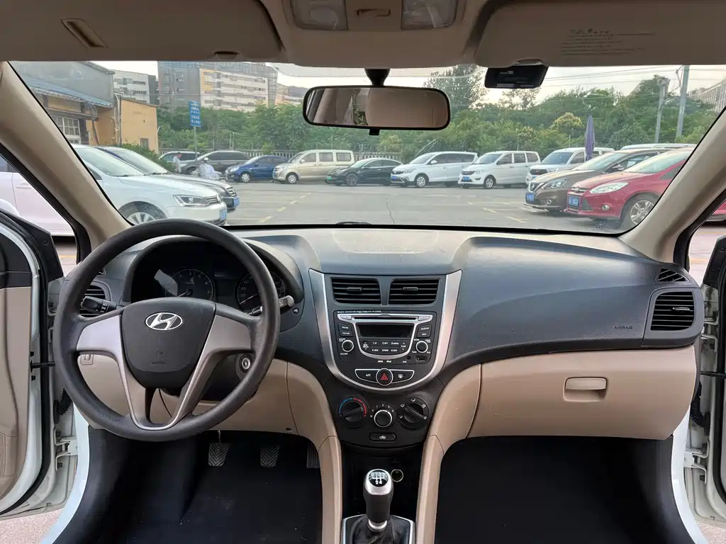 Hyundai Verna — миниатюра 9