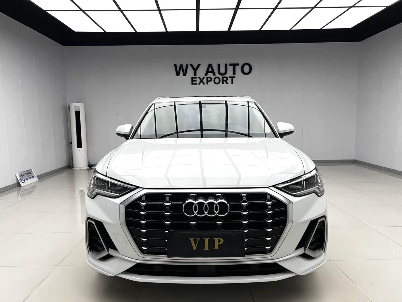 Audi Q3 1.4 л 2022 г. Белый, пробег 36000 км