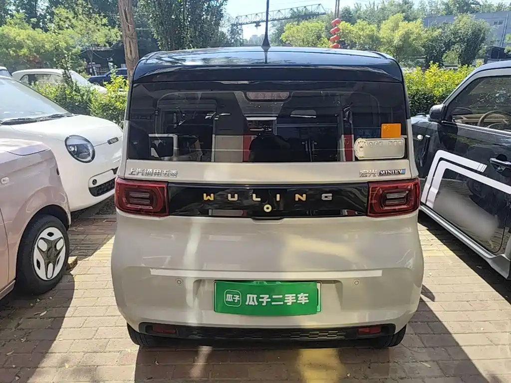 Wuling MINIEV — миниатюра 6