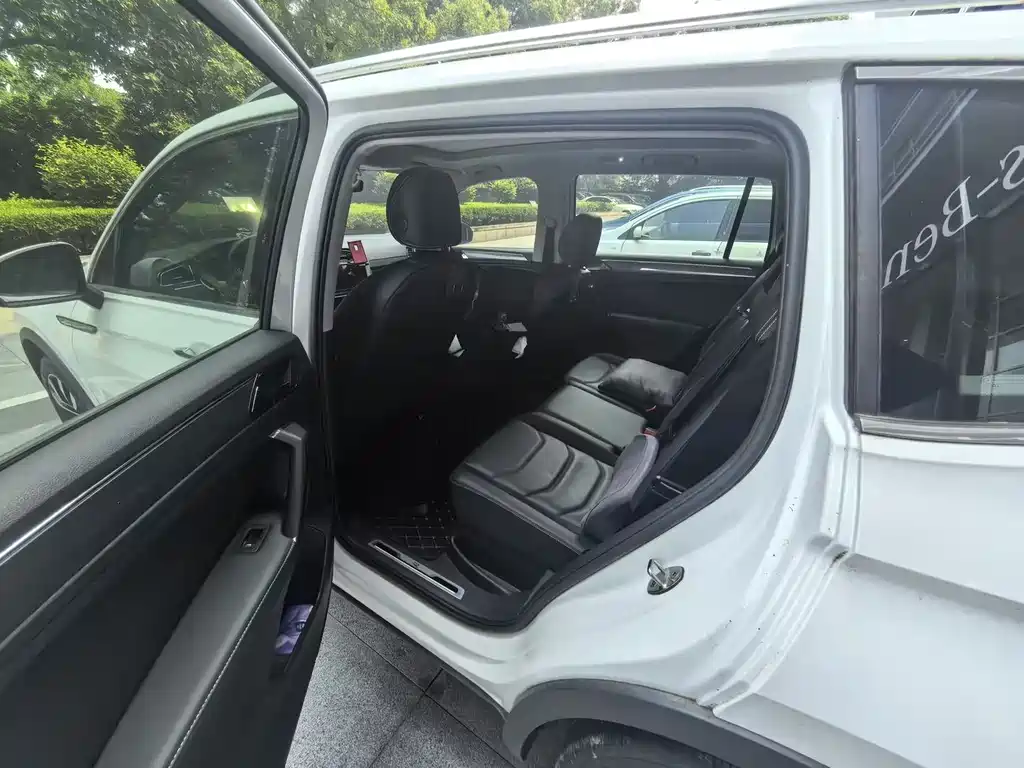 Volkswagen Tiguan L L 2020 330TSI AT R-Line Flagship VI