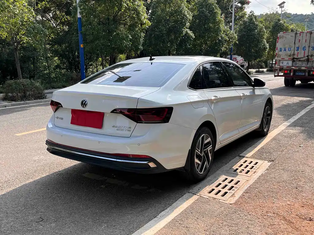 Заказать Volkswagen Sagitar 2026 года за 2 083 568 ₽  из Китая