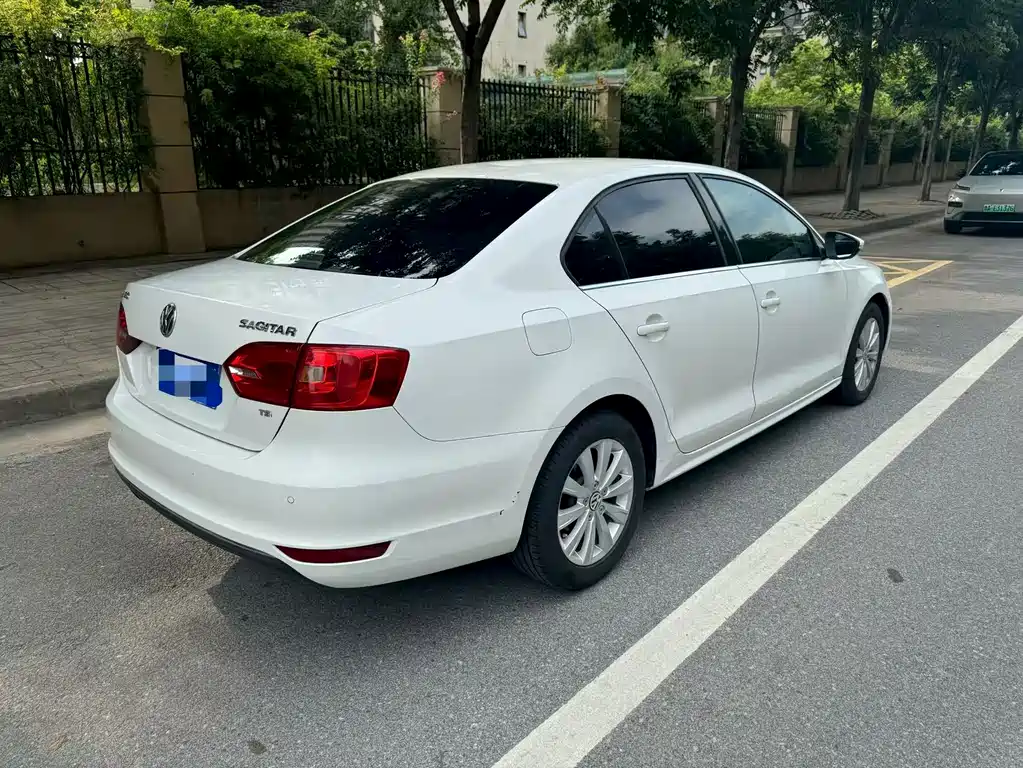 Volkswagen Sagitar — миниатюра 4