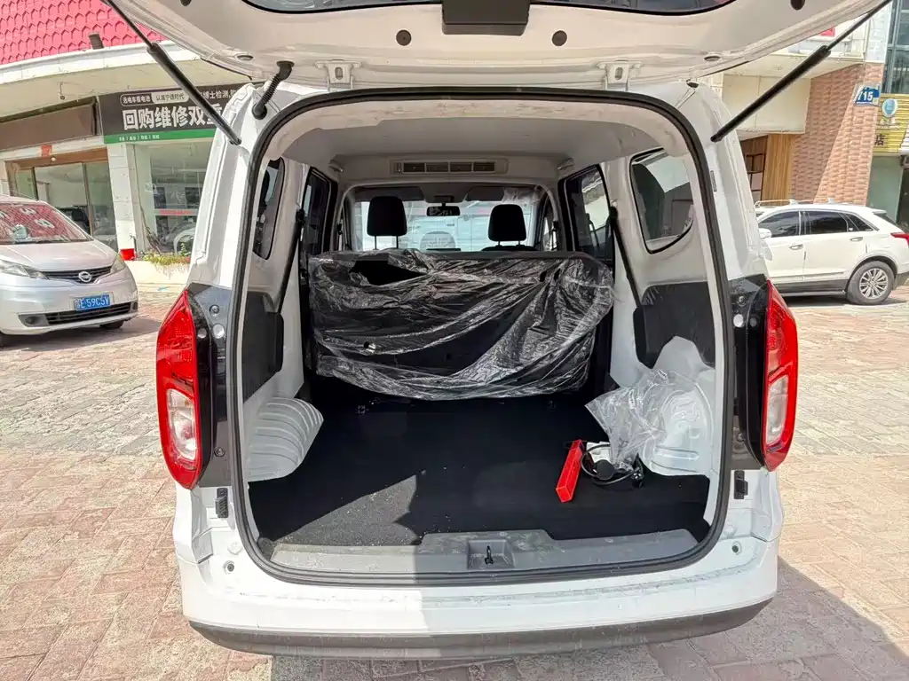 Wuling Hongguang EV — миниатюра 7